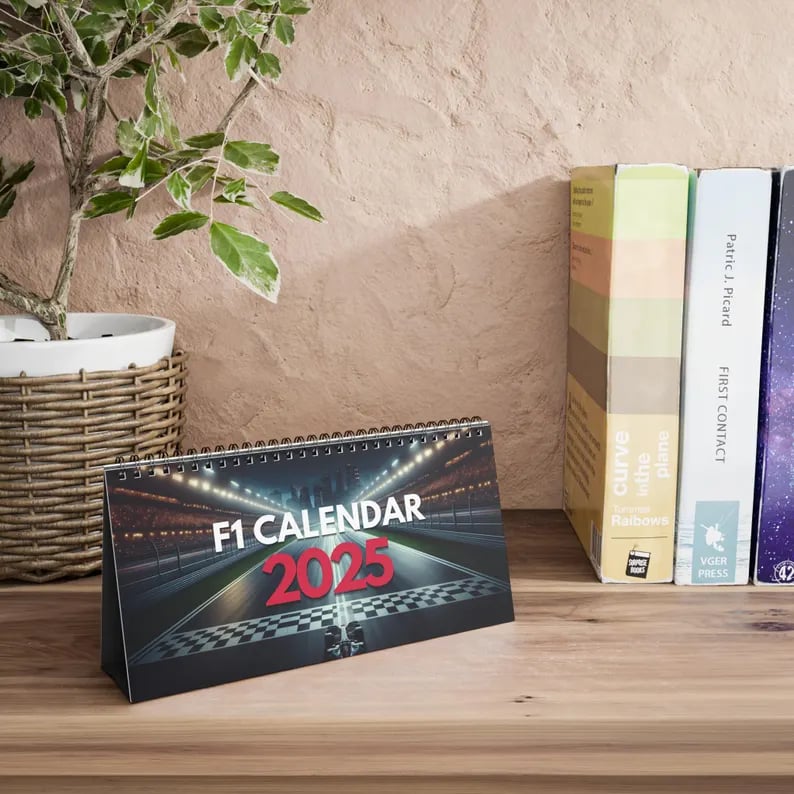 🎄F1 2025 Desktop Calendar